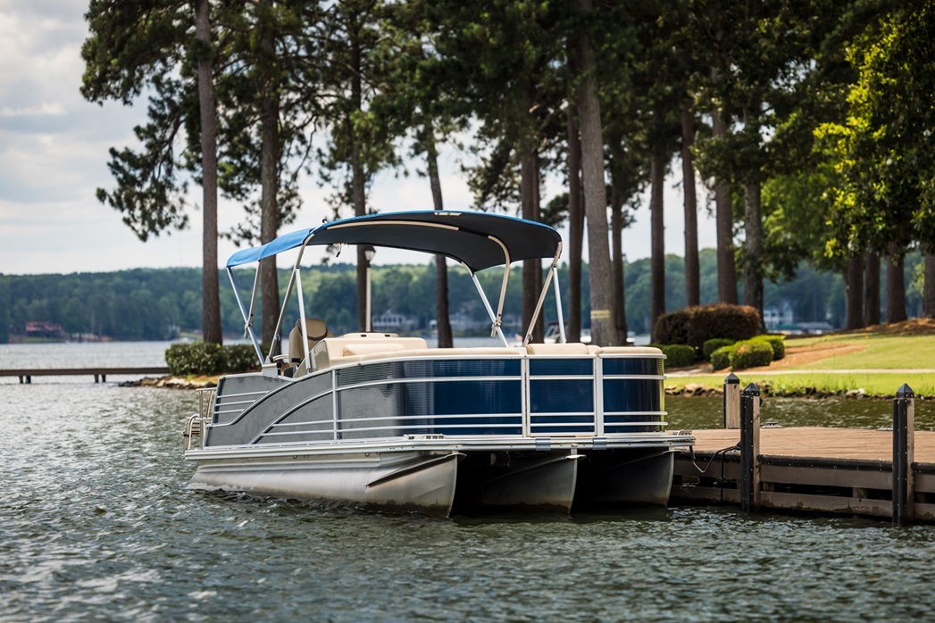 The Benefits of Buying a Boat from a Dealership